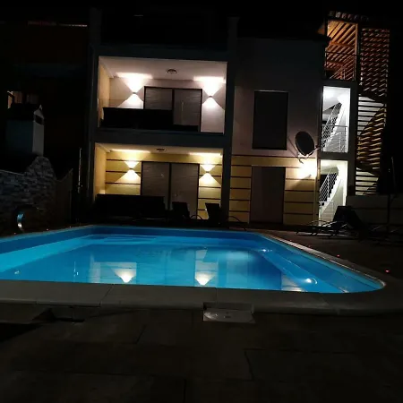 Patricia アパート